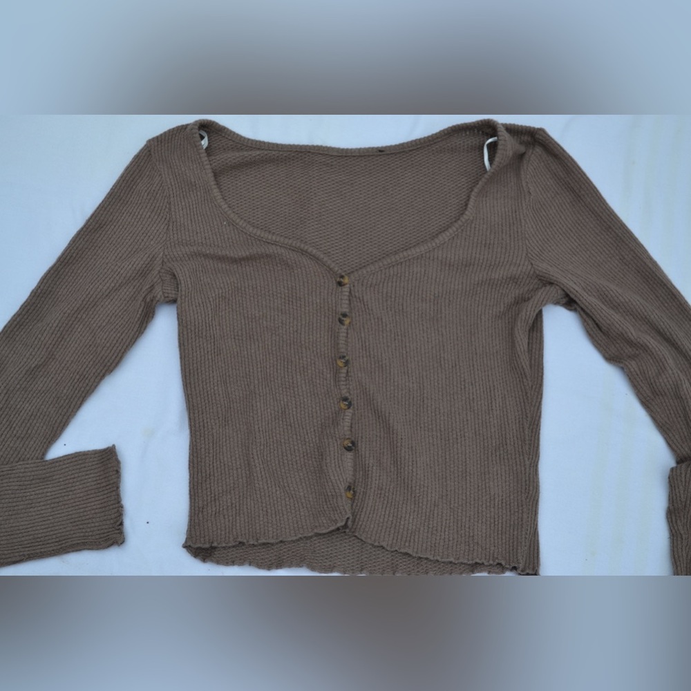 Button Long Sleeve - Picture 3 of 3